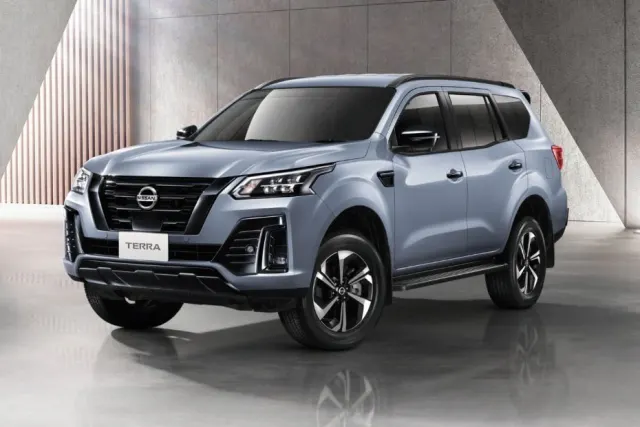 Nissan Terra 2.3 E 2WD 7AT